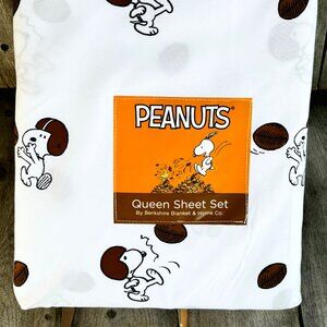 New Peanuts Snoopy Sunday Football QUEEN Size Sheet Set